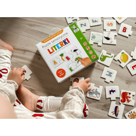 Puzzle sensoryczne. Literki