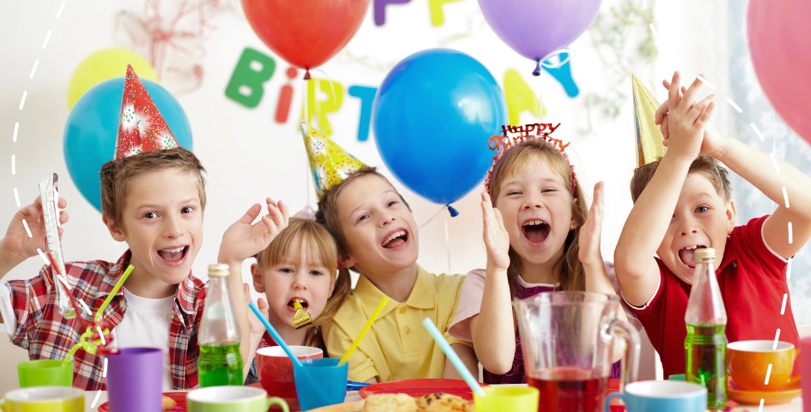 Prezent na urodziny kolegi z przedszkola i szkoły – co wybrać i jak się przygotować?